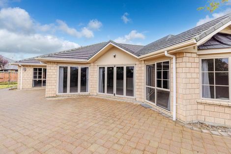Photo of property in 32 Miers Glade, Rototuna North, Hamilton, 3210
