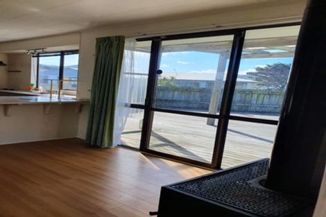 Photo of property in 15 Welland Place, Island Bay, Wellington, 6023