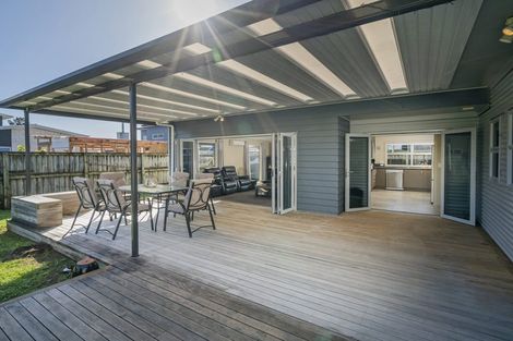 Photo of property in 8 Dotterel Place, Whitianga, 3510