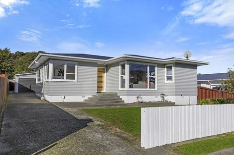 Photo of property in 40 Momona Street, Wainuiomata, Lower Hutt, 5014