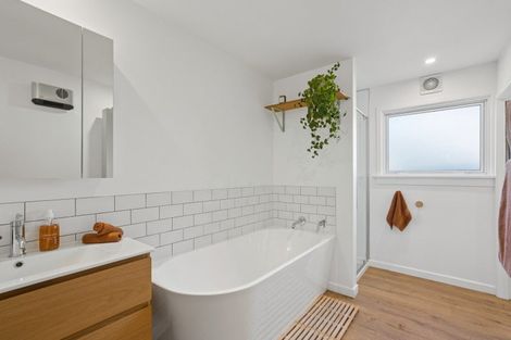 Photo of property in 696 Peninsula Road, Kelvin Heights, Queenstown, 9300