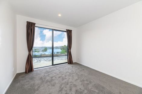 Photo of property in 5/60 Triangle Road, Massey, Auckland, 0614