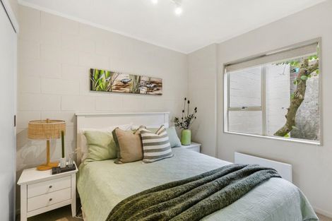 Photo of property in 2/8 Narbada Crescent, Khandallah, Wellington, 6035