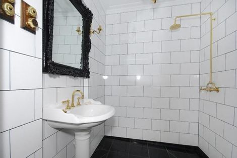 Photo of property in 18 Nikau Street, Eastbourne, Lower Hutt, 5013