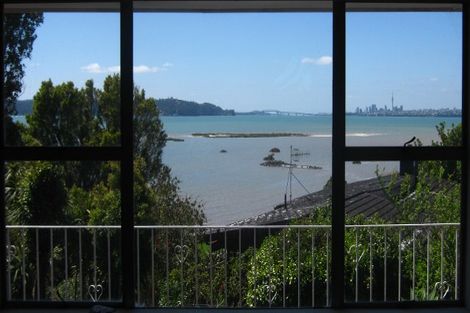Photo of property in 2/46 Gill Avenue, Te Atatu Peninsula, Auckland, 0610