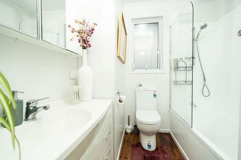 Photo of property in 26 Valley Road, Hikurangi, 0114