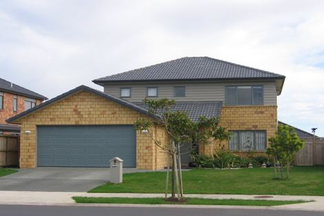 Photo of property in 4 Coachman Drive, Flat Bush, Auckland, 2016