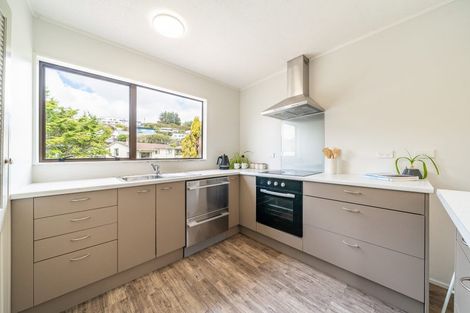 Photo of property in 56 Albatross Close, Whitby, Porirua, 5024