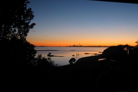 Photo of property in 2/46 Gill Avenue, Te Atatu Peninsula, Auckland, 0610