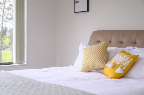 Photo of property in 5 Paitry Place, Swanson, Auckland, 0614