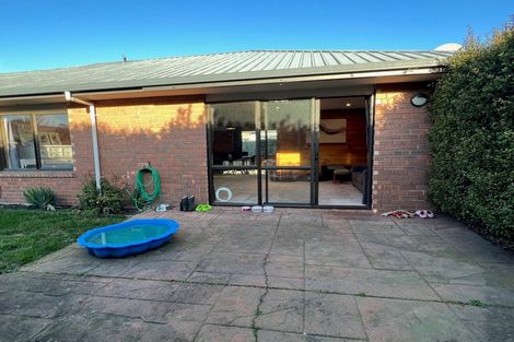 Photo of property in 98 Springs Road, Hornby, Christchurch, 8042