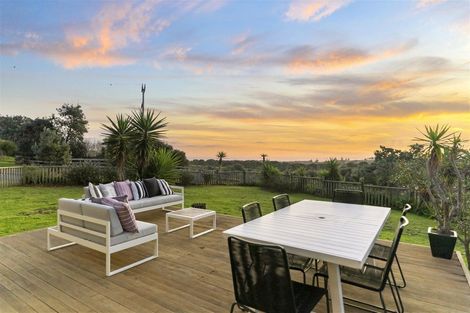 Photo of property in 333 Motutara Road, Muriwai, Waimauku, 0881