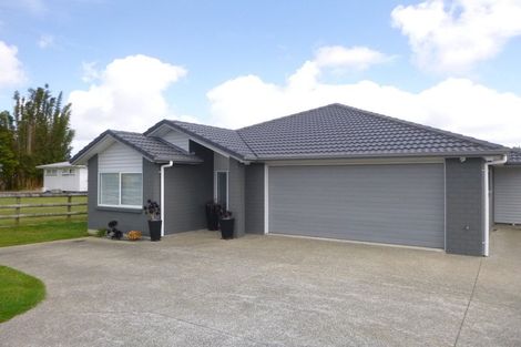 Photo of property in 120 Matua Road, Huapai, Kumeu, 0810