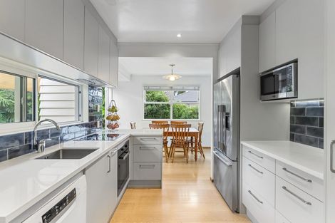 Photo of property in 3 Macnay Way, Murrays Bay, Auckland, 0630