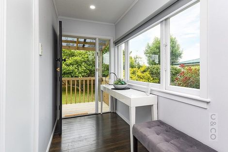 Photo of property in 16 Great North Road, Riverhead, 0820