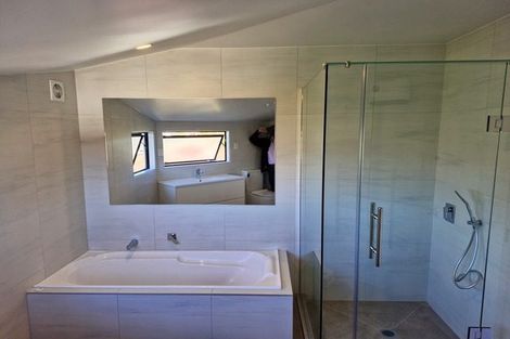 Photo of property in 12 Westergrove Place, West Harbour, Auckland, 0618