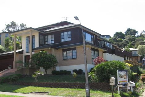 Photo of property in 2/33 Penguin Drive, Murrays Bay, Auckland, 0630