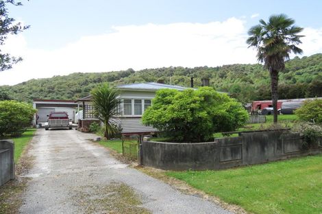 Photo of property in 4 Dunn Street, Reefton, 7830