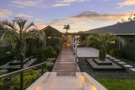 Photo of property in 6 Kerema Way, Schnapper Rock, Auckland, 0632