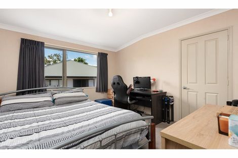 Photo of property in 2 Lysaght Place, Welcome Bay, Tauranga, 3112