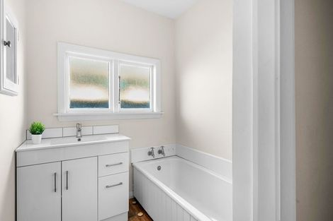 Photo of property in 21 Griffiths Avenue, Linwood, Christchurch, 8062