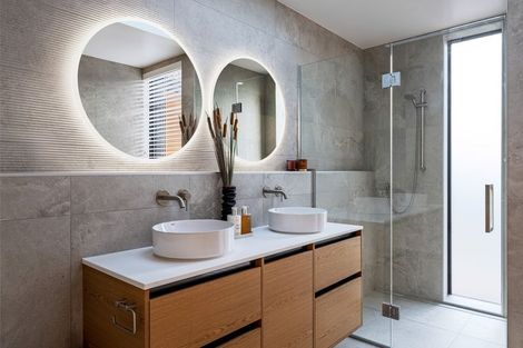 Photo of property in 16 Mccaw Mews, Wanaka, 9305