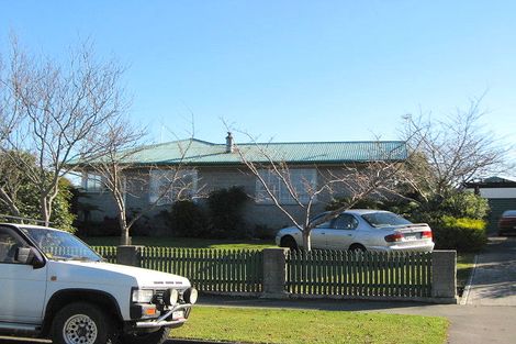 Photo of property in 88 Warren Crescent, Hillmorton, Christchurch, 8025