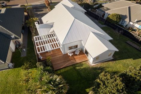 Photo of property in 77 Kahira Crescent, Papamoa Beach, Papamoa, 3118