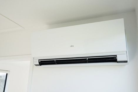 Photo of property in 1/182 Cambridge Terrace, Fairfield, Lower Hutt, 5011