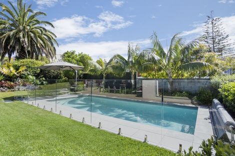 Photo of property in 11 Northgrove Avenue, Hillcrest, Auckland, 0627