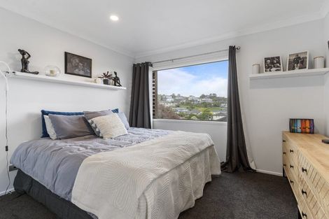 Photo of property in 73 Waldorf Crescent, Orewa, 0931