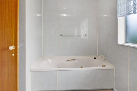 Photo of property in 5a Surrey Street, Hawera, 4610