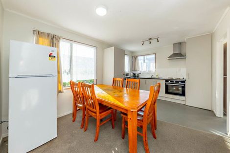 Photo of property in 4 Blackgate Place, Weymouth, Auckland, 2103