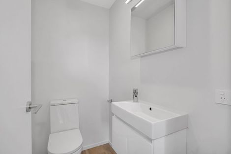 Photo of property in 2 Ko Street, Northcote, Auckland, 0627