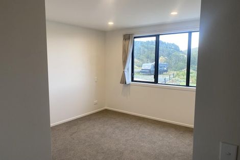 Photo of property in 31 Oakum Road, Whitby, Porirua, 5024
