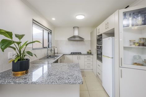 Photo of property in 13 Kokako Rise, Papakura, 2110