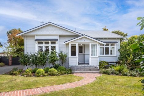 Photo of property in 35 Cambridge Terrace, Masterton, 5810