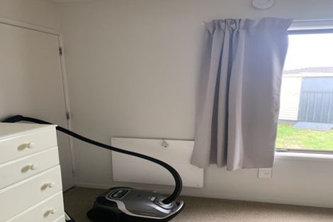 Photo of property in 13 Gloaming Place, Conifer Grove, Takanini, 2112