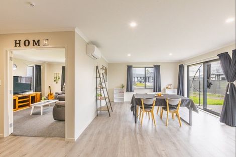 Photo of property in 92 Belgrove Drive, Waipukurau, 4200