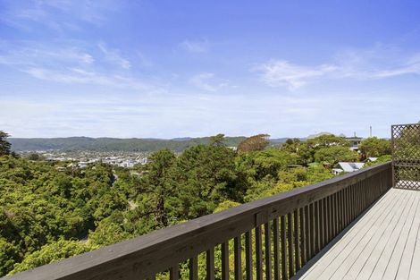 Photo of property in 66 Miromiro Road, Normandale, Lower Hutt, 5010