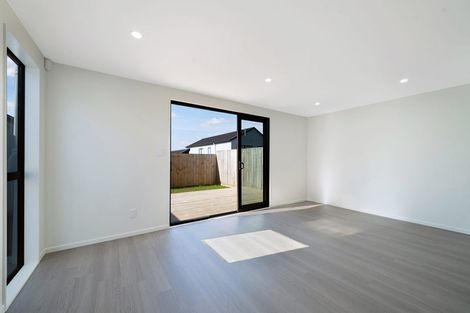 Photo of property in 52 Horokaka Street, Massey, 0614