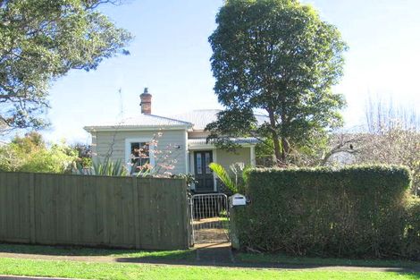 Photo of property in 12 Meldrum Street, Te Kamo, Whangarei, 0112