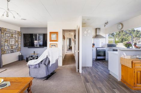 Photo of property in 21 Endeavour Close, Whitianga, 3510