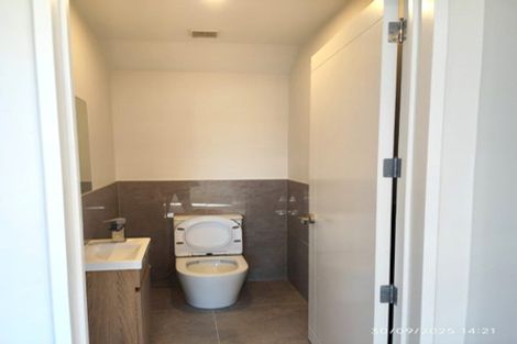 Photo of property in 4 Chatsworth Crescent, Pakuranga Heights, Auckland, 2010