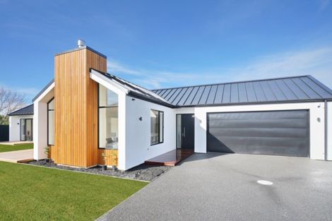 Photo of property in 2 Gerard Place, Rangiora, 7400