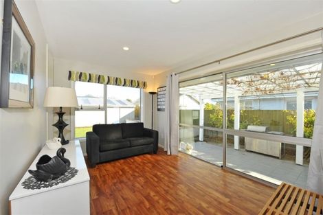 Photo of property in 11 Norah Street, Mairehau, Christchurch, 8013