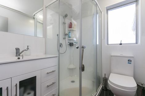 Photo of property in 6 Tree Top Lane, Paparangi, Wellington, 6037