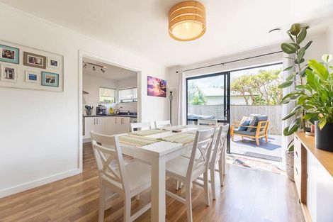 Photo of property in 127 Tilley Road, Paekakariki, 5034