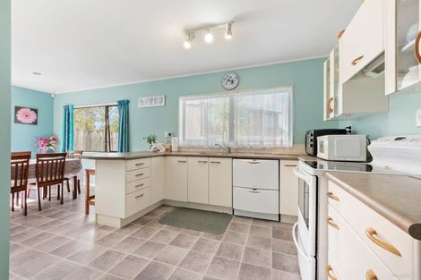 Photo of property in 9 Milan Drive, Glen Eden, Auckland, 0602