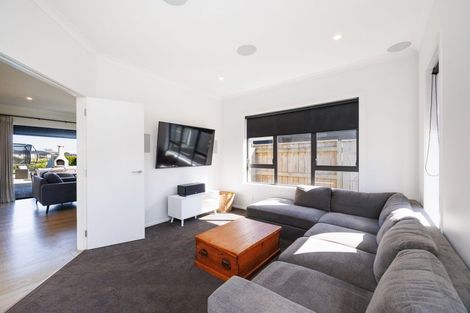 Photo of property in 29 Sardinia Grove, Fitzherbert, Palmerston North, 4410